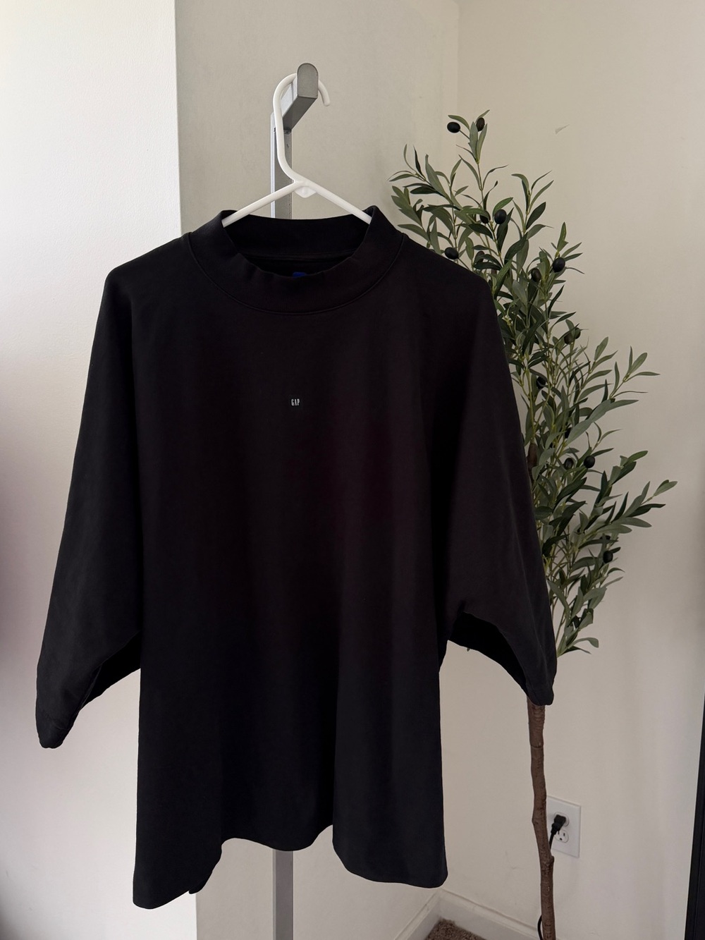Black Yeezy Gap t-shirt in a L #yeezy #collaboration